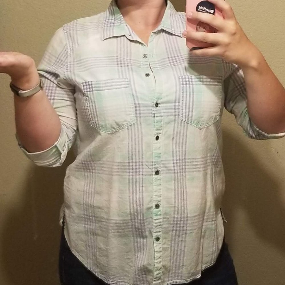 Lightweight Button-Up - Picture 8 of 8
